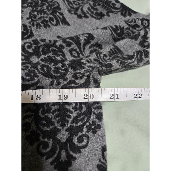 Old navy xl women's gray damask sweater - Picture 9 of 10